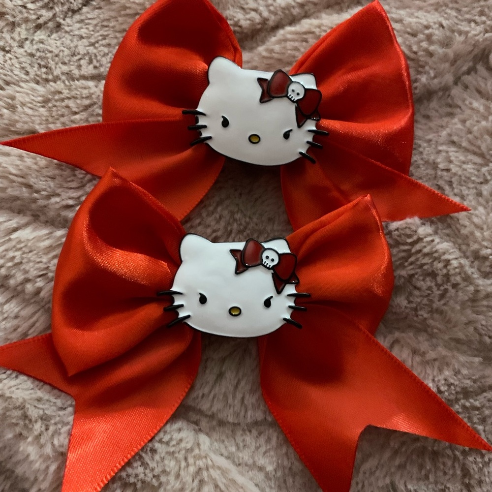 Hot topic Hello Kitty Bows